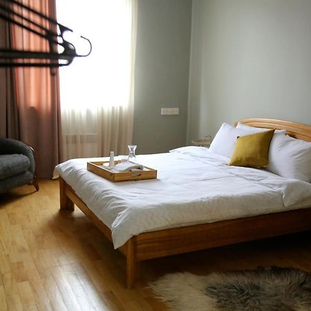 Hotelise I Our-Yard Apartment Ереван Экстерьер фото