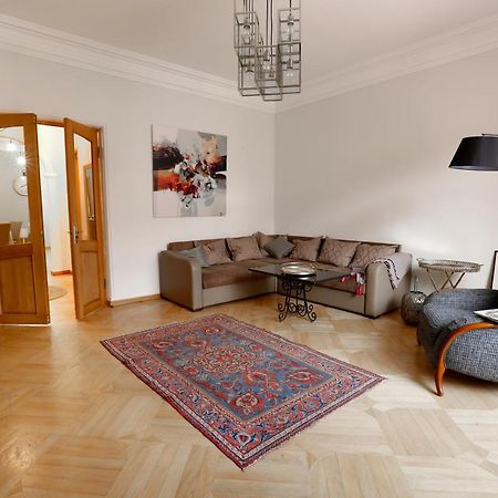 Hotelise I Our-Yard Apartment Ереван Экстерьер фото