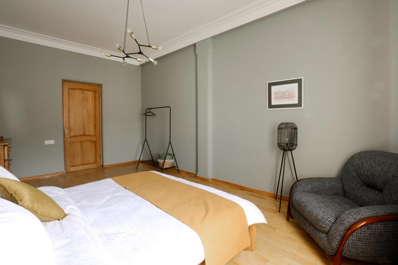 Hotelise I Our-Yard Apartment Ереван Экстерьер фото