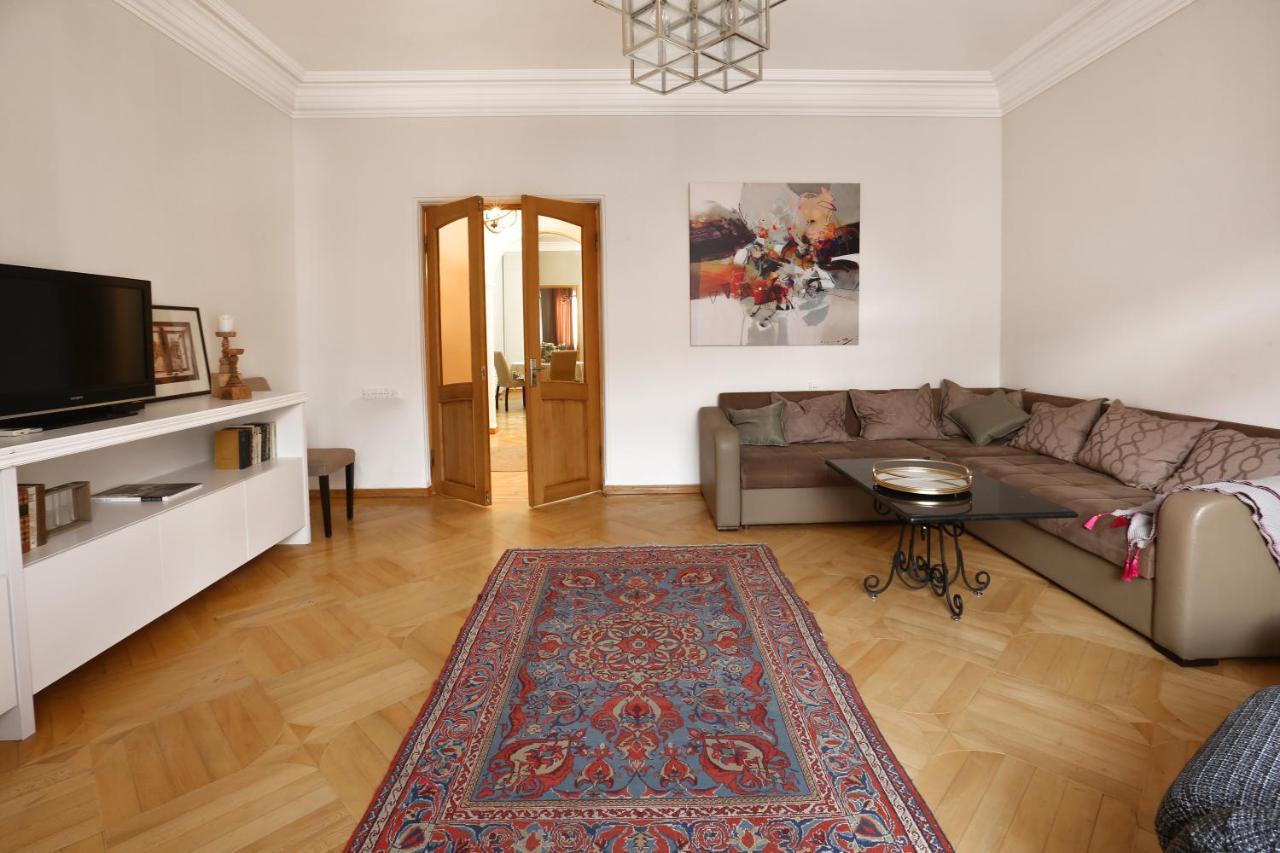 Hotelise I Our-Yard Apartment Ереван Экстерьер фото