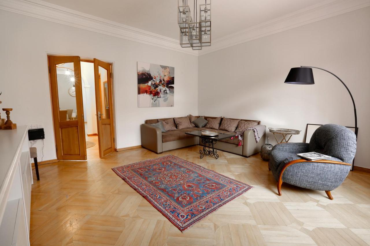 Hotelise I Our-Yard Apartment Ереван Экстерьер фото