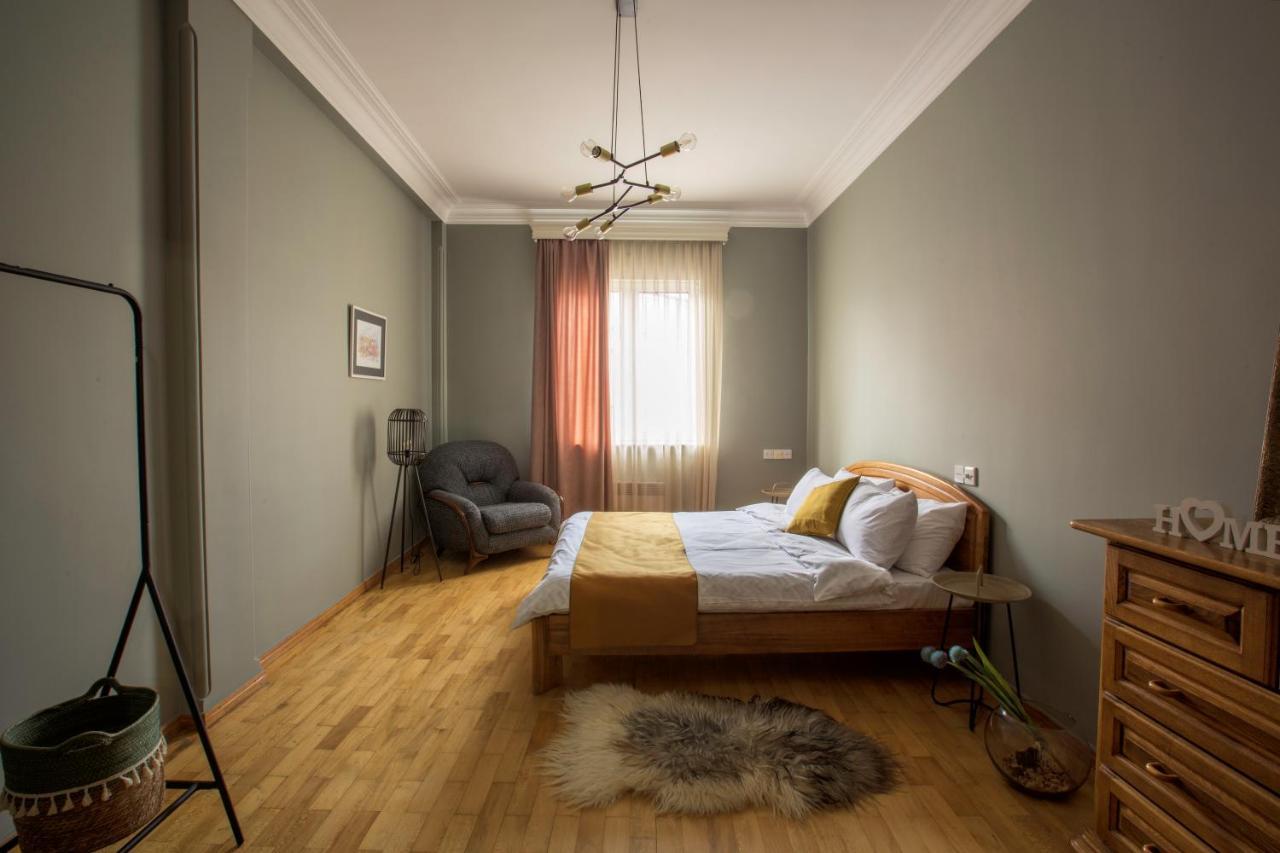 Hotelise I Our-Yard Apartment Ереван Экстерьер фото