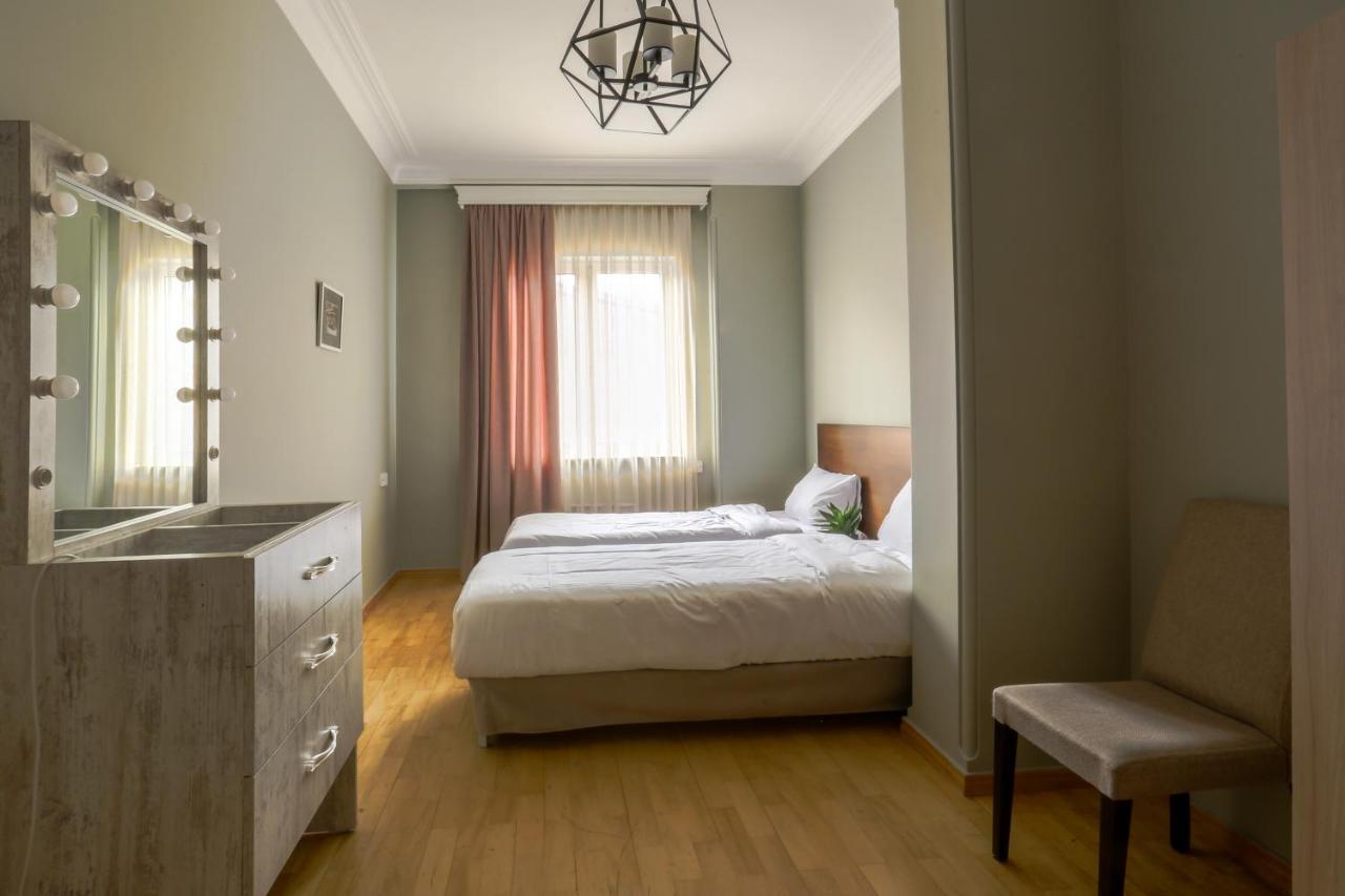 Hotelise I Our-Yard Apartment Ереван Экстерьер фото
